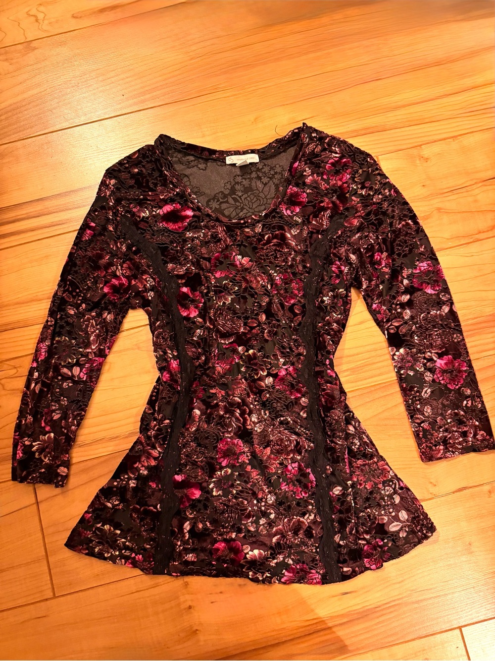 real vintage late 90s early 2000 velvet long sleeve top